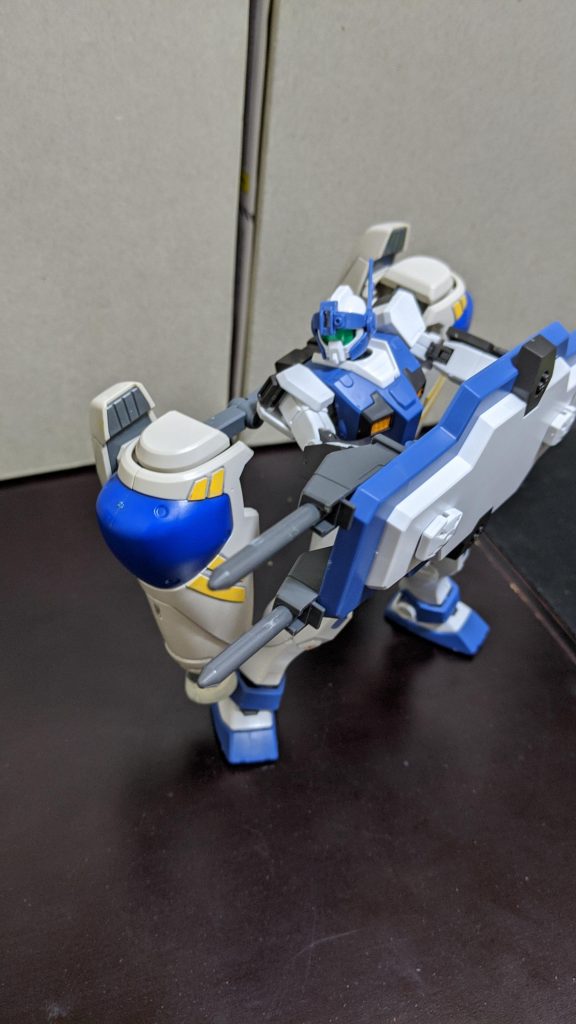 シールドパイルバンカー
本機の最強兵装。起死回生の一手や巨大モビルアーマーなどへの攻撃に使う。