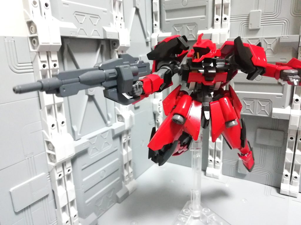 レギンレイズ標準装備のライフル
使用頻度は少ないが牽制のために使用