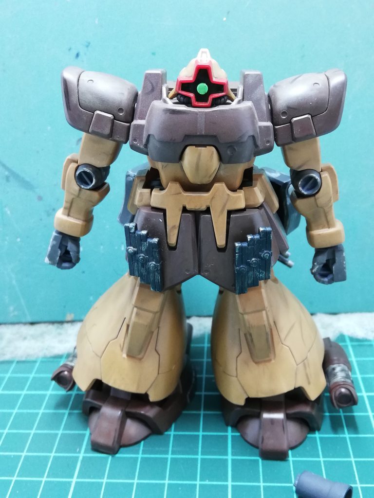 ガンダムマーカーとタミヤのウェザリングマスター(Aセット)で汚してみました。