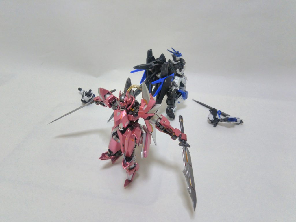 ガンダム・フレーム
　　　 VS
ヴァルキュリア・フレーム