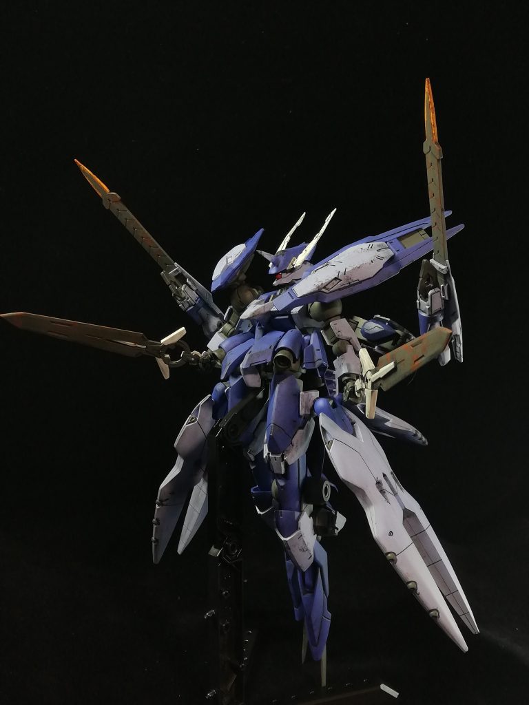 四本の剣を抜刀