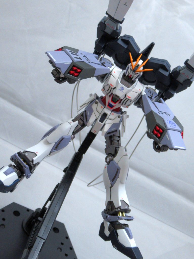 ミサイル発射のポーズ