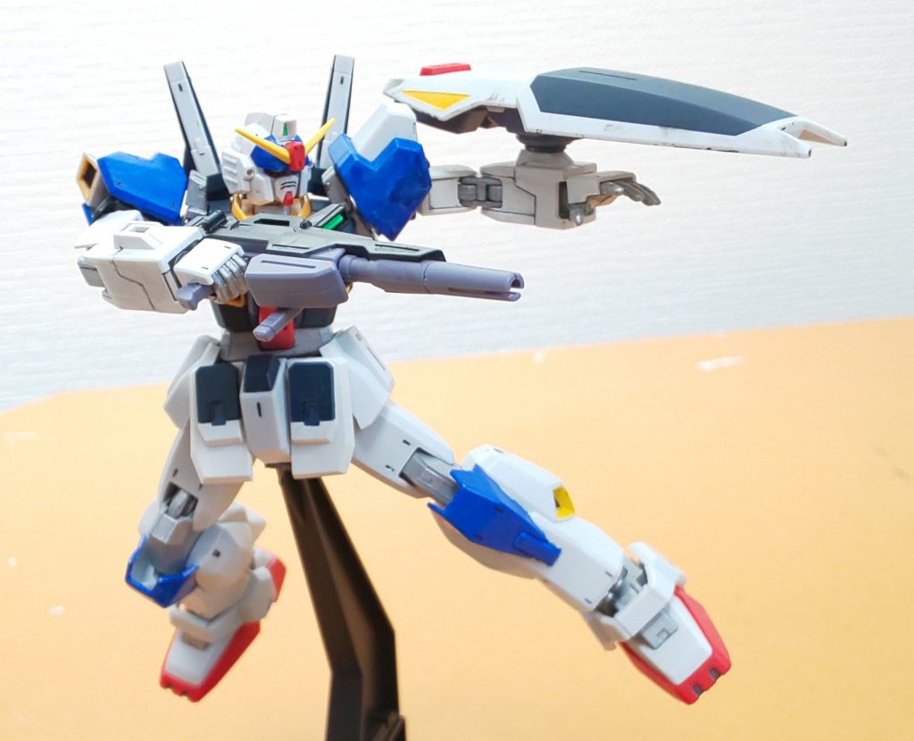 武装はMk-IIそのままです。こちらはビームライフルとシールド。