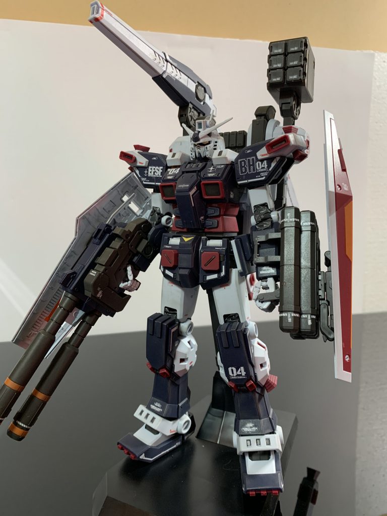 フルアーマー状態です。デザイン完璧やなぁ・・・惚れ惚れします。