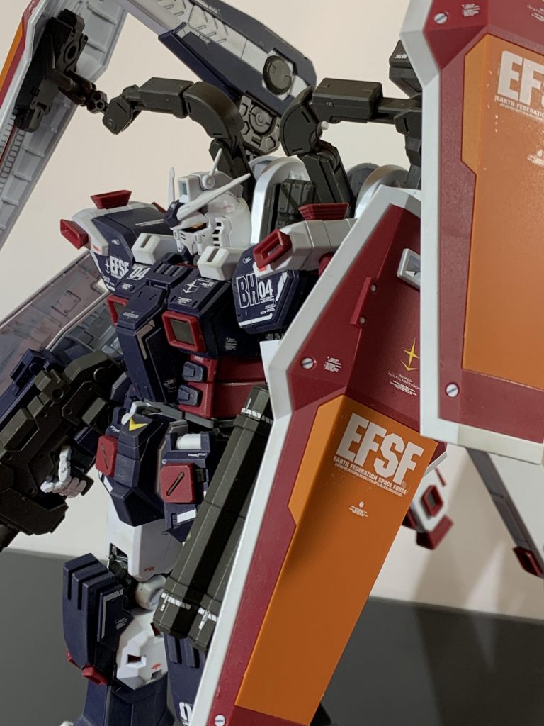 ということでMGフルアーマーガンダム[サンダーボルト版]でした。
なんて無駄のないフルアーマー。。奇跡のデザイン。