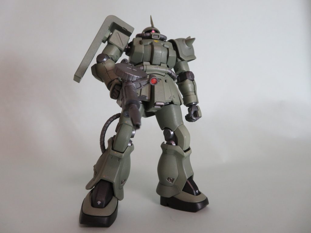 あおり？
モノアイとマシンガンのレンズはHアイズ。