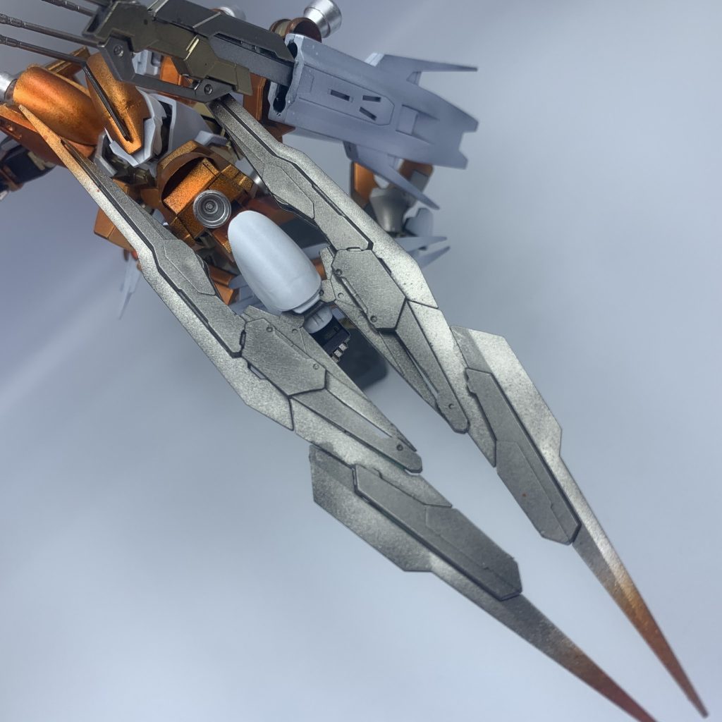 ASW-G-37フェニックスから武装
バーンニングクローシルド
大型の刃がほぼ全体の刃に最低でも1000℃熱が溜まります。