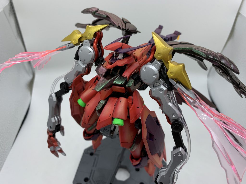 禍々しさが欲しかったのでゼルトザームの腕をむしり取り、もう片腕は追加購入。
クリアパーツを入れたかったのでHGフェニーチェリナーシタを生贄に。
顔が欲しいためだけにグレイズアイン買いました。