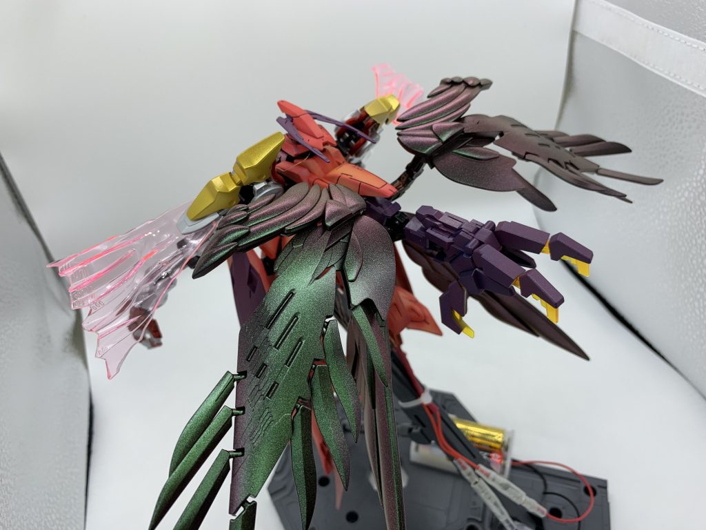 羽はセリアのミラーパウダー。初めて使いましたがいいギラつきです。