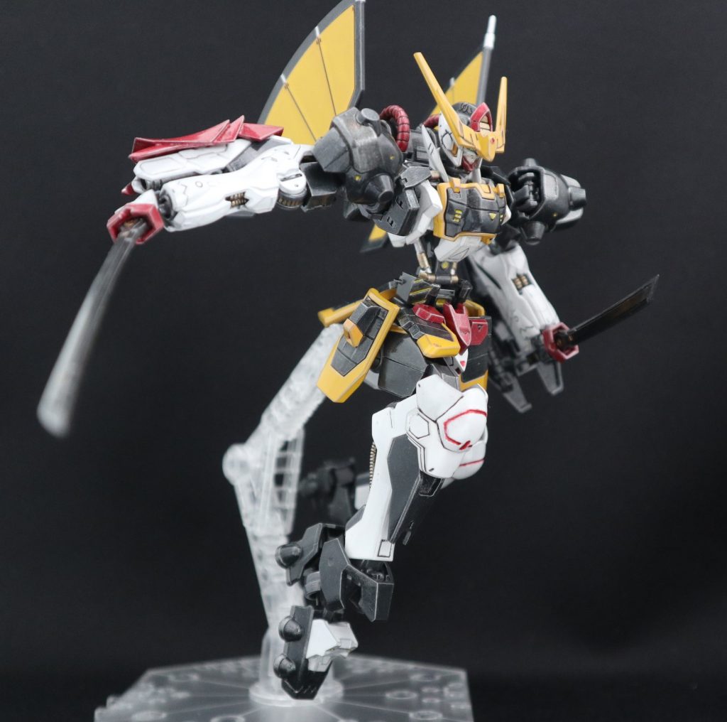 サムライソードを構えてポージング①