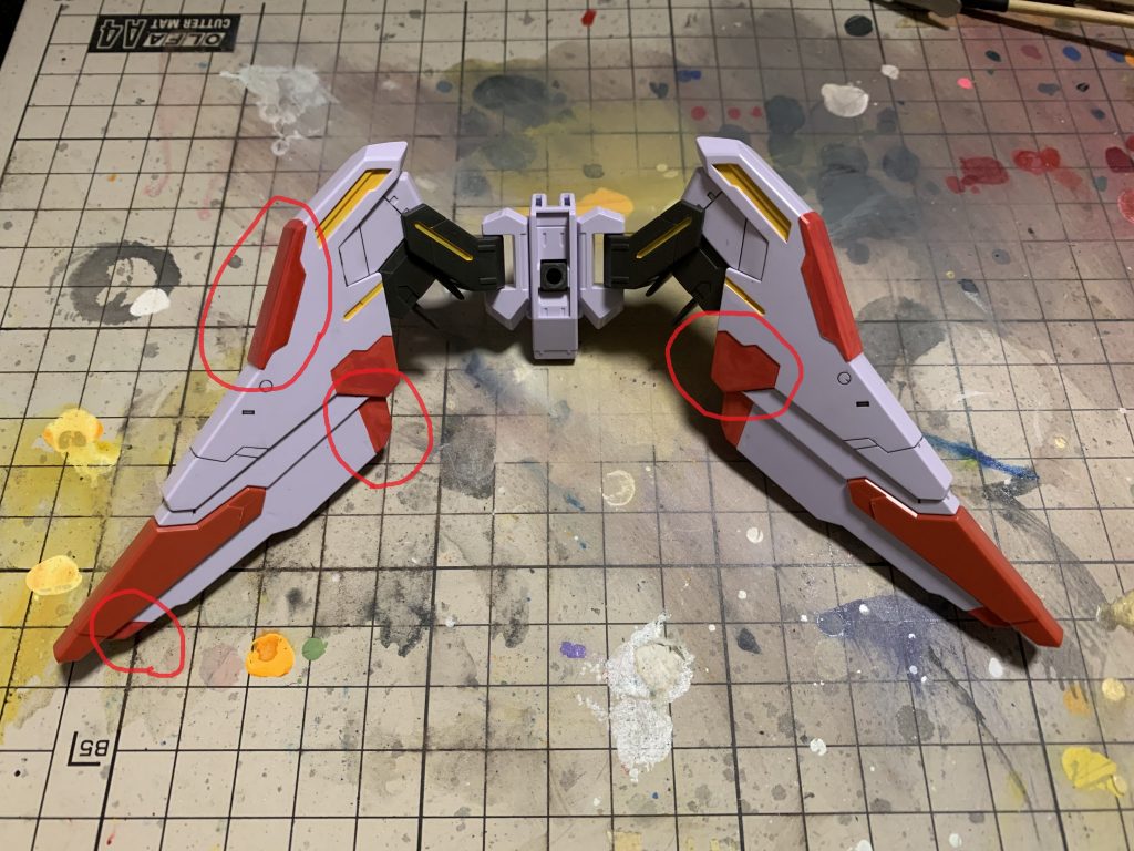 塗装詳細　バックパック
背部バインダーの一部を赤く塗りました。