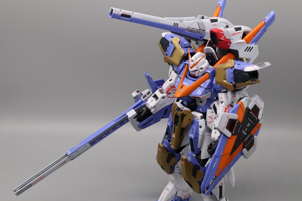 白はアルティメットホワイトで金はフィニッシャーズの青金を使いました。他はNAZCAカラーベースです。青（紫？）は結構気に入ってます