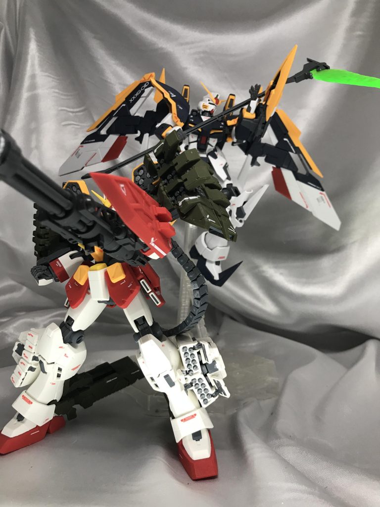 やはりこいつと並べたい！
ヘビーアームズでございます。
なんかこの二人は無性に並べたくなる。