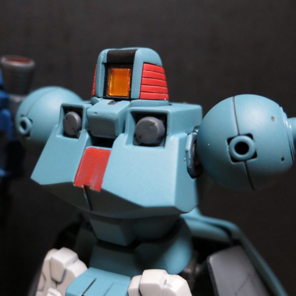 まぁ中身はリーオーのパーツを転用してるからな