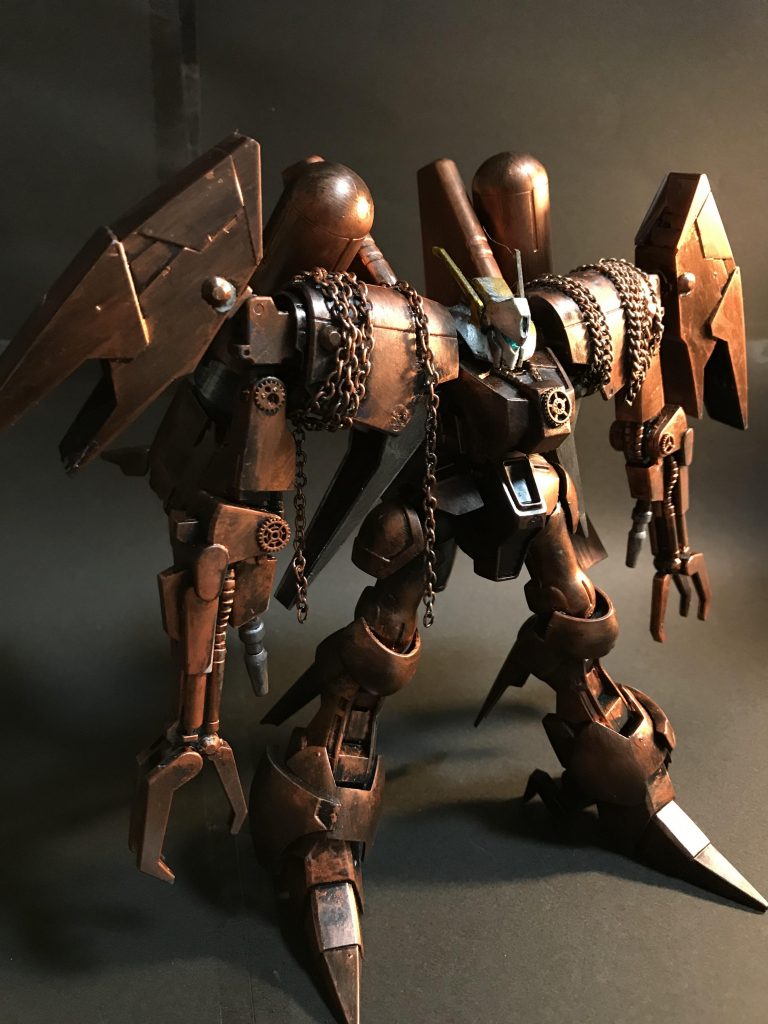 正面
肩はネイル用、腕と胸の歯車はレジンキットの飾りを接着しました。
肩のチェーンもレジンキット用ですが、思いのほかスチームパンク感出してくれました。