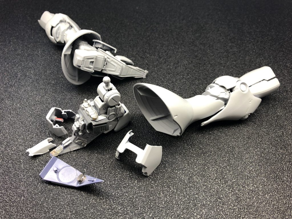 足裏には磁石を組み込んであります。展示会等での転倒防止になります。