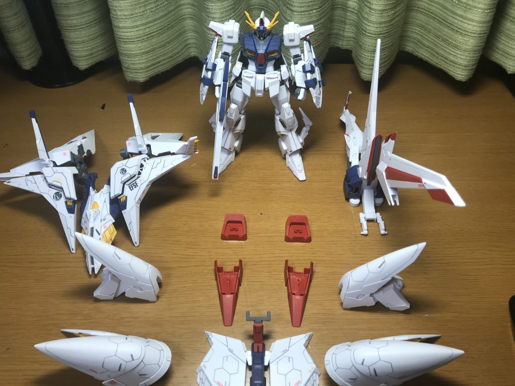 部分的に分解
上半身がデカすぎます。
目立つのも上半身なので、スジボリも上半身に追加してます！