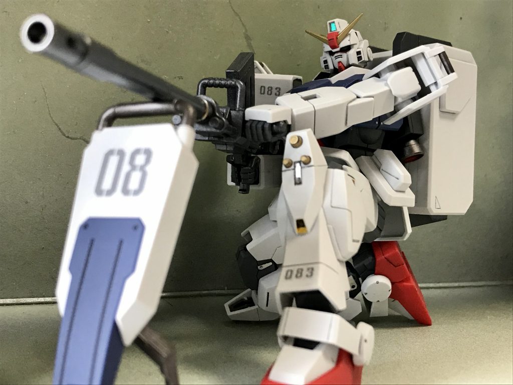 Netflixで久しぶりにOVAを見たら、たまらなく作りたくなりました。間違いなくカッコいいキットです(^^)　そしてこの「輝き撃ち」、たまりません！
ちなみにシロー機ではなく、サンダース機にしました（デカールだけのことですが）。