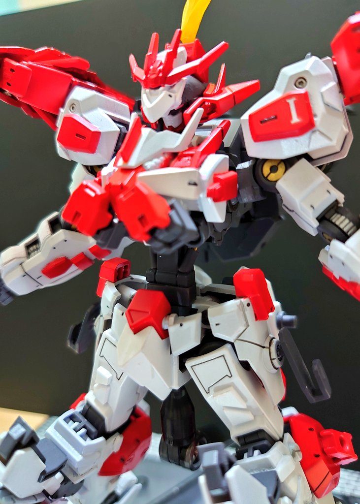 ドアップ補助腕はバンダイさんのレーヴァテインから拝借