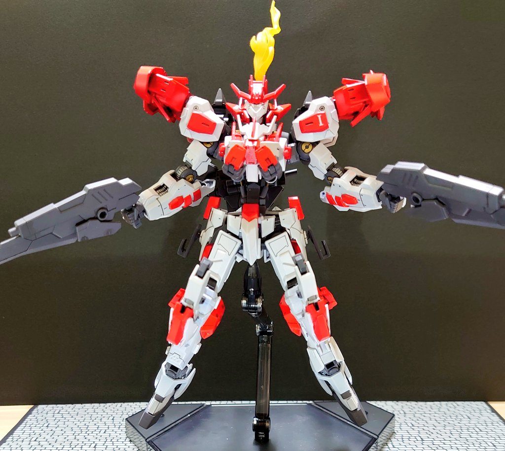 【デーモンキャンセラー】両肩に装備している強化パック特定の固有振動のエイハブリアクターの活動を一時的に停止させるただし、ベルゼビュートへの負荷が激しいため使用後に出力が10%まで低下する諸刃の剣である