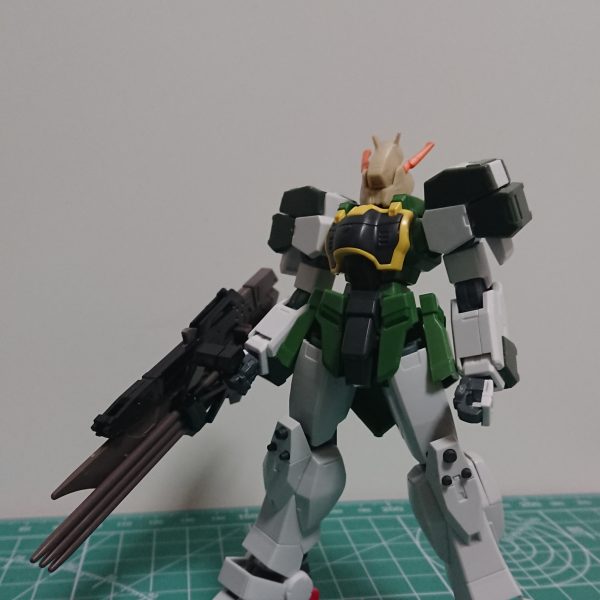 トリケロスガンダム