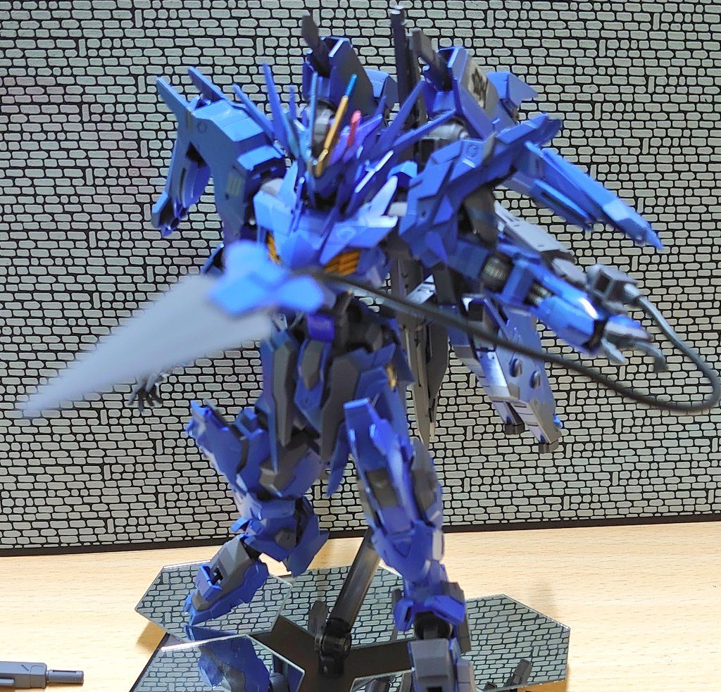 伸ばして攻撃も可能