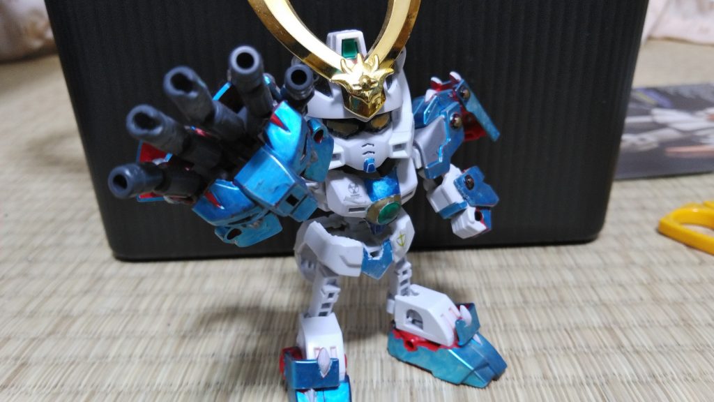 若神丸用の素体とワカ用の素体と腕の差し替えパーツを使って必殺技の再鬼道状態にできます。指は自由に稼働します。