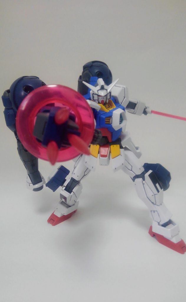 タイタスデバイスはタイタスの腕と膝を使用。ラリアットとニースパイクのエフェクトも付けられます。スパローバーニアはスパローの肩部とジャンクのバーニアで製作。共に適当な3ミリ穴があるパーツをハードポイントとしてノーマル手足に接着。大体なんでも取り付けられますｗ