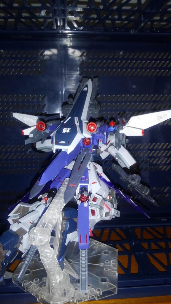 ⬆の画像でお気づきの方はいらっしゃいますでしょうが、シールドはバックパックにマウントできます。