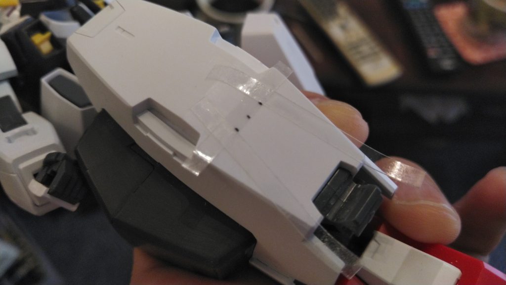 スジ彫りのガイドラインを引くのがなかなか大変でした。
みなさんどうやってますか。