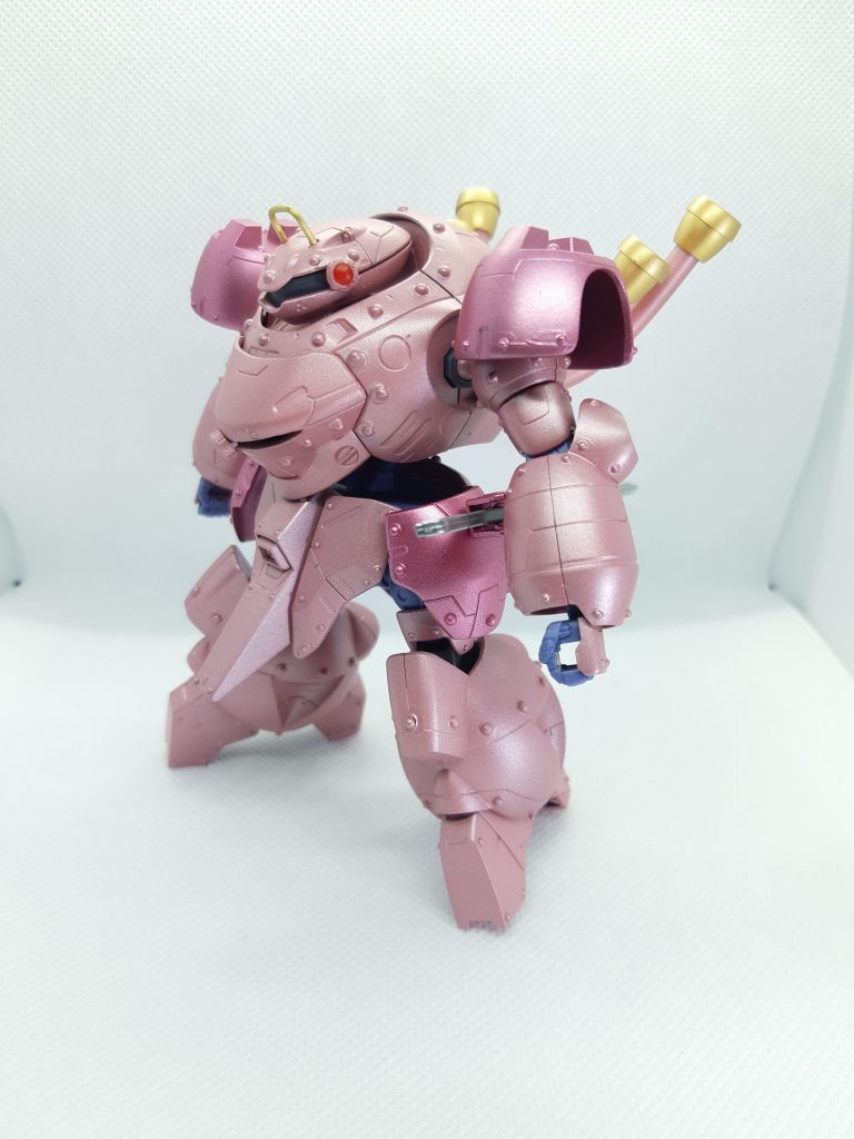 逆サイドから。
センサーはMSサイトレンズを磁石で固定。
頭部は正面と左右の内側に磁石を仕込んでます。
胸部の方は穴より少し大きい磁石を中に転がしているので、好きな位置で止められます。