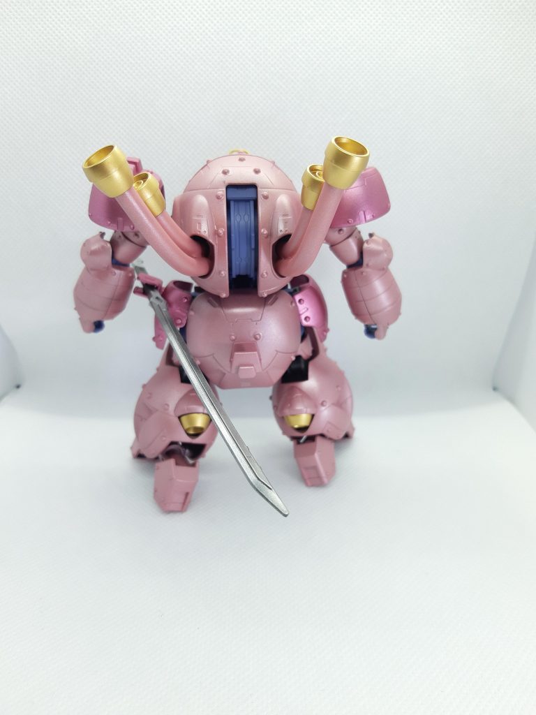 後ろから。マフラー（煙突？）の頭は元々のバーニアと、ノーマル足のバーニアを使用。