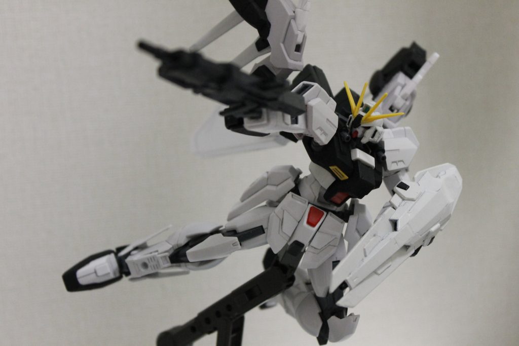 アサルトビームライフル
ケルディムとアデルのライフルをミキシングしてプラ板でセンサーを作りました。