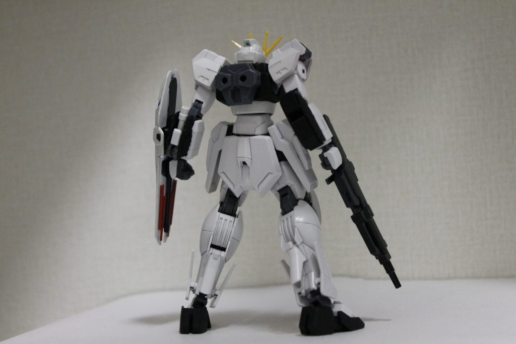 バックパックはビルドバーニングガンダムの流用で簡単に取り外しできます。