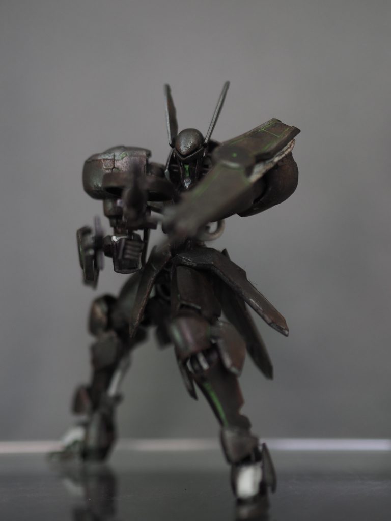 ライフルの両手持ちも可能です。