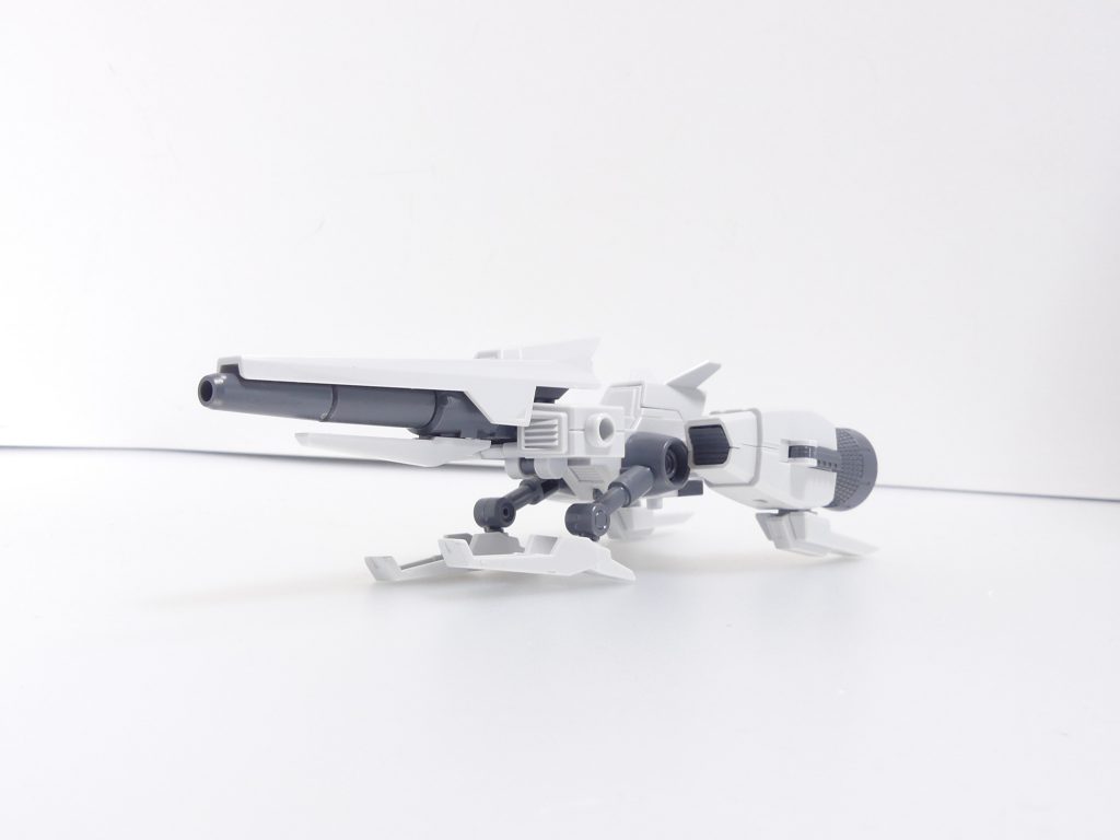 メガライドランチャー:「ガンダムZZ」に登場する移動兵器・メガライダーをモチーフに、サカイ・ミナトがビルドしたバックパックブースターユニット。高い推力を生かして、バックパック・SFSのどちらとしても利用可能。後のガンダムトライオン3やすーぱーふみなシリーズなどで色物の印象が強いミナトですが・・・ちゃんとやれば正統派ビルドもできる優秀なビルダーなのです。チーム・「Gマスター」のスドウ・シュンスケに託し、その威力を遺憾なく発揮しています。HGBC版は白成形色で塗装などやりやすいのが強み。ランディングギアはバックパック接続時に接続位置を変えます。