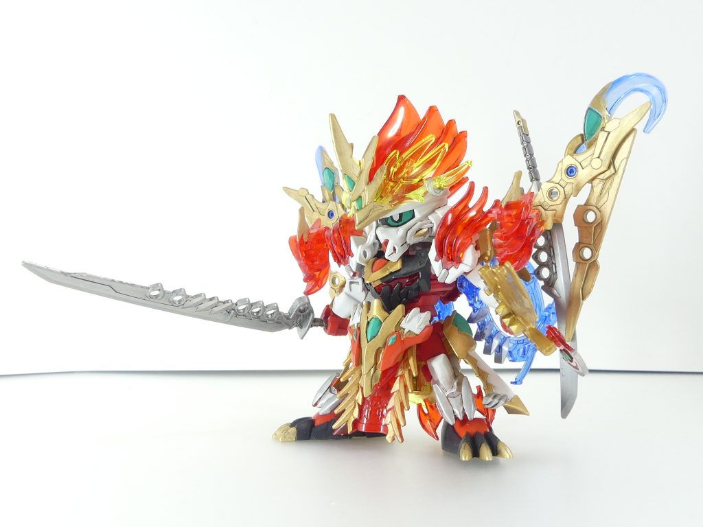 当然ながらガンダムベースも当面閉鎖され、「三国創傑伝」の国内での入手手段はほぼ無くなってしまいました。ブログではスタートから1年のまとめ記事を掲載中。こちらは買いだめていた分で製作を継続です(むこう4機分はある)。再び漢(おとこ)達が戻ってくるその時まで。前から。まとめ記事にも記載した過去の製作と比べ、今回はより「創傑」的な雰囲気を前面に押し出した感じに。孫一族(孫策除く)をメインとしたミキシング作品です。