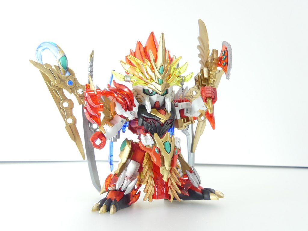 激爪 孫権ガンダムアストレイ(げきそう そんけんガンダムアストレイ):フォース・「ジャスティスファイト」のサブリーダー・リュウゼンのガンプラ。凶刃に倒れた「レッドタイガー」のリーダー・孫堅ガンダムアストレイの後を継ぎ、孫権ガンダムアストレイが真の漢(おとこ)としてパワーアップした形態・・・というオリジナル設定。要は「三国伝」ルートをたどった「創傑」の孫権アストレイ。ちなみに孫策は生存しているらしい。立神・極(たてがみ・きわみ):デバイス機構を組み込んだ孫堅の刀。三色響阮の斧を追加装備。可動範囲や肉抜きはいじっていません。