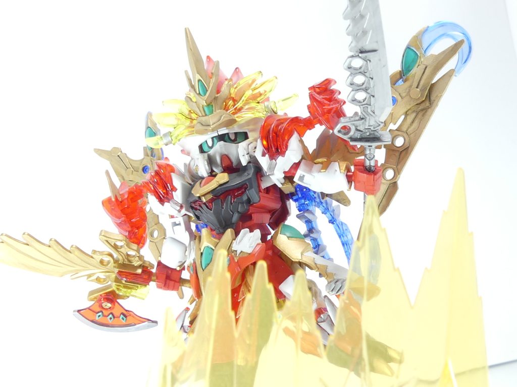 フォース「ジャスティスファイト」:SDガンダム使い・・・主に「三国伝」・「三国創傑伝」使いのビルダーが集まるフォース。「三国伝」派と「創傑伝」派に分かれて論争が絶えないものの、大元の「三国志」好きな部分はどのメンバーも変わらない。当然ながらアジア圏のダイバーも多いとか。・・・そういえばウイルスと戦う話なんですよね「創傑伝」。ゴ・エリアはパワーアップ武将が現在の所いないので、自分で作ってみた・・・と言う形。竜賢劉備ユニコーンや天覇曹操ウイングに並び立てる感じになったでしょうか。