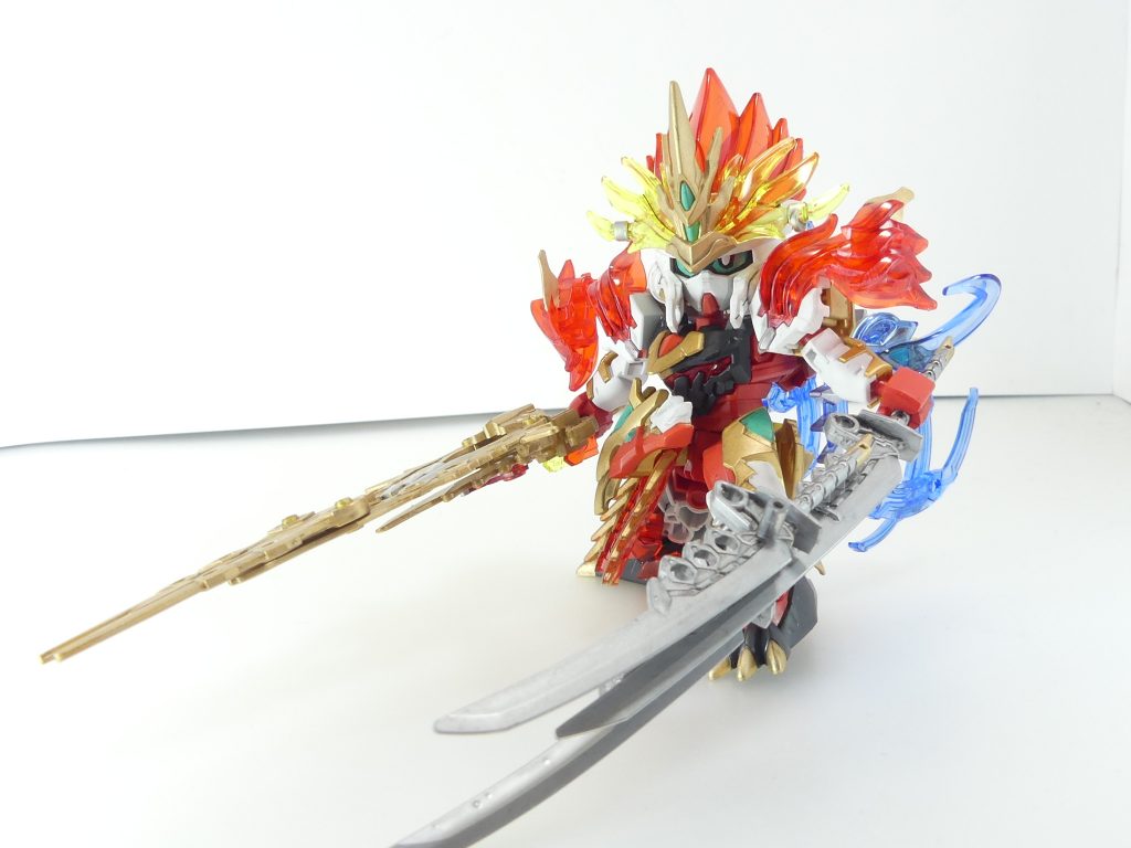 激爪一虎紋(げきそういっこもん):愛刀3本を合体させた大剣。虎の爪のように激しく相手を切り裂く。