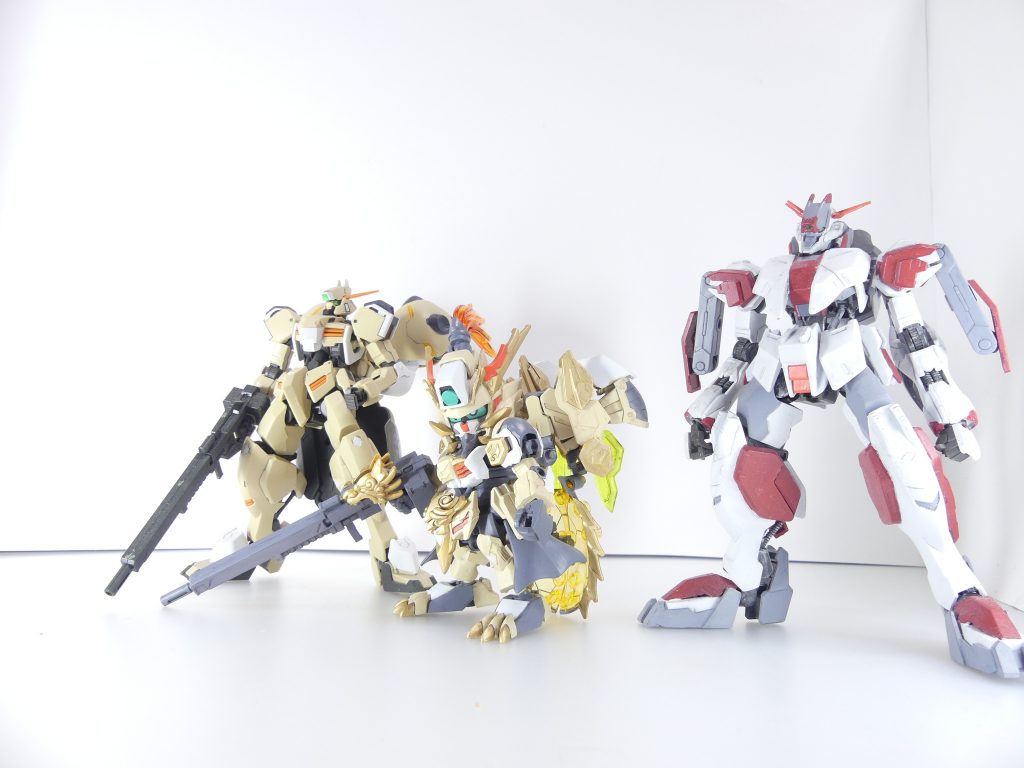 おまけとして、配色の参考にしたグシオンリベイク、GBNWのグシオンであるカルメネールと簡単に･･･ガンフレはやっぱり背中が重いと経年劣化しやすいね。そういえば次回はオーガさん、なのだけれど･･･ちょうど一年前がそのオーガ戦２回目でグシオンだったりした「ＧＢＮＷ」です。