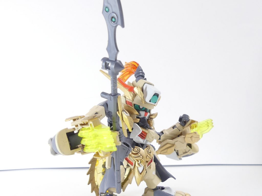 もちろんサブアームには武器を持たせることができます。