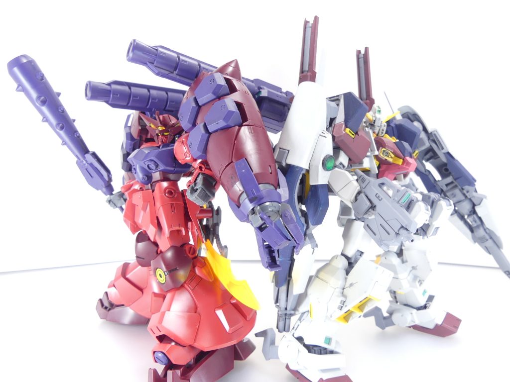 第91改「鬼が呑む酒」鬼は酒を呑む。とびきり上等な奴を。～とあるバトルロイヤルミッション～今日はバトルの練習として、マテウスを使ってミッションに参加中。･･･電波障害以降久々のバトルロイヤル。たぎる、って奴？数年前は見向きもしなかったガンプラバトル。それが今、こんなにも楽しい。心境の変化って言うのかな。それとも･･･うん、そうよね。あのエルドラ武装を使う。使うからには、強くなる。強くなって、シュナイデをぎゃふんと言わせ･･･もとい、これの「送り主」にも会う。その先には、「彼ら」がいる･･････オーガ！何、久しぶり！バグの影響もないし、今度はちゃんとリアルガンプラに見えるわよ！･･･何を勝手に盛り上がっているんだ。怒られちゃった。今、この宙域に残っているのは俺とお前だけだろう？･･･あ、そうだったわ。お互い、某電波障害には苦労したけど･･･あなたも羅刹、ついにカスタムしたのね。あたしはまるっきりの新型。お互い考えてたことは同じ。ＧＢＮが、好きって事。そうよね？「怒り」。そう、オーガは言った。ＧＢＮをプレイできないことは、彼の趣味の一つが無くなることを意味する。世界の強豪を喰らい、己の力に変える。そんな「バトルグルメ」は嫌いじゃないわ。･･･あたしは、まだ弱い。あなたの求める「味」に達しているかどうかは解らない。でも、挑む価値はある。「ネオ・ブレイクデカール」撲滅のために一緒に戦った記憶、その圧倒的な強さは、未だに私の目に焼き付いて離れない。･･･あんた、だったのかもね。あたしを駆り立てるものは。作るために戦えって、駆り立ててくれたものは！！さぁ！･･･あたしのマテウスで、酔ってけ！！それを返すように、聞こえる。あんたの名文句。その強さ･･･俺に、喰わせろ！！