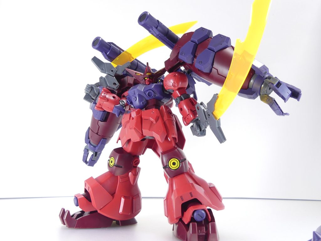 フレキシブルオーガバインダー天（ＦＯＢＴ）：オーガクローにかぶせる形で増設されたオーガクロー天が特徴。相手の拘束のみならず、オーガソードの装備を可能にした。ソード装備時は接続パーツを先端にかませます。もちろん３ミリ穴。元キット固有の部分（バックパックも本作シリーズとしては珍しく互換性なし）がカスタムしにくい分追加パーツで補う格好です。