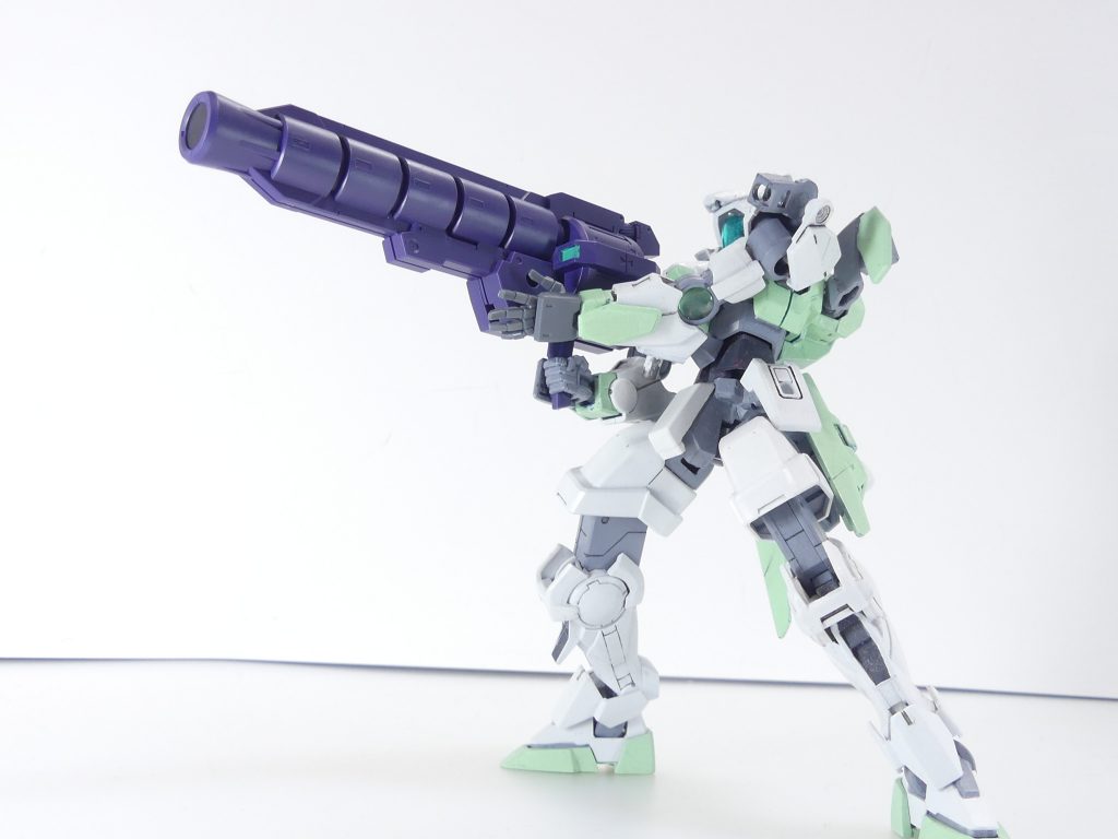 ＧＮリボルバーバズーカ：羅刹天用に新造したリボルバー式の強力な火砲。砲身自体に疑似太陽炉を組み込むことで圧倒的な破壊力を持つ。センサーはシール（写真では塗装）。現在「ＨＧＢＣ完結編」中のため通常のネイキッドで･･･持ち手は指掛けなどのないタイプ。基部左右に３ミリ穴。