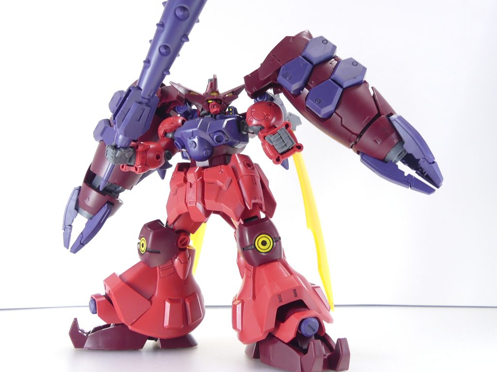 ガンダムＧＰ－羅刹：「第二次有志連合戦」を前に、オーガがビルドしたガンプラ。ベース機の特徴をさらに伸ばした頑強な構造、動力炉に太陽炉を組み込んだことによる精強な出力は、モチーフとした鬼神そのものの強さを備える。ノーマル羅刹から。羅刹天との違いは背部マウントの武装（ノーマル・ソード、天・バズーカ）とバインダーの先端。膝のビーム砲はシール。アイズブラスターはシール無し。今回は一部を塗り分け。