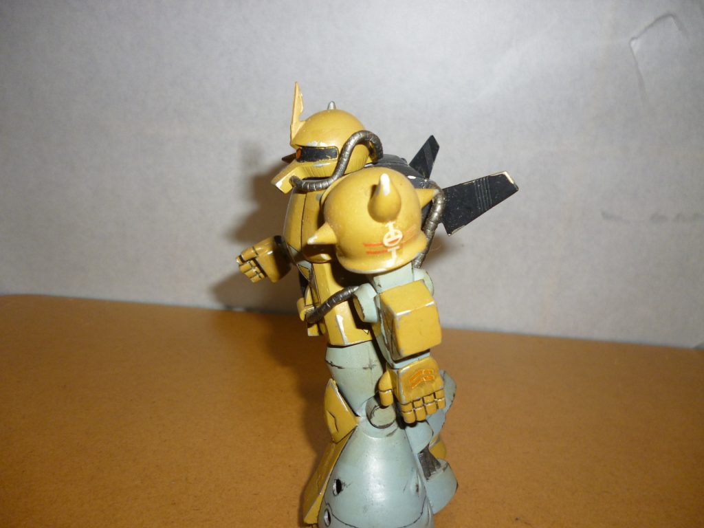 最後までご覧いただき、ありがとうございました。
このキットは私が初めて製作したMSVです。
あれから２０年たった今でもMSVは大好きですが、そのスタートがこのキットだったなぁと思うと感慨深いです。
最後になりますが、本作品をご覧になっての感想などいただけますと幸いです。

ところで、今現在取りかかっている旧キットですが、完成度は今日の時点で１５％といったところでしょうか・・・。
難所のひとつがようやくクリアできそうです（笑）。とは言え、まだまだ前途多難ですが・・・。
というワケで、またしばらく過去作の投稿が続くかと思われますが、ご興味があればまた是非のぞきに来てください。