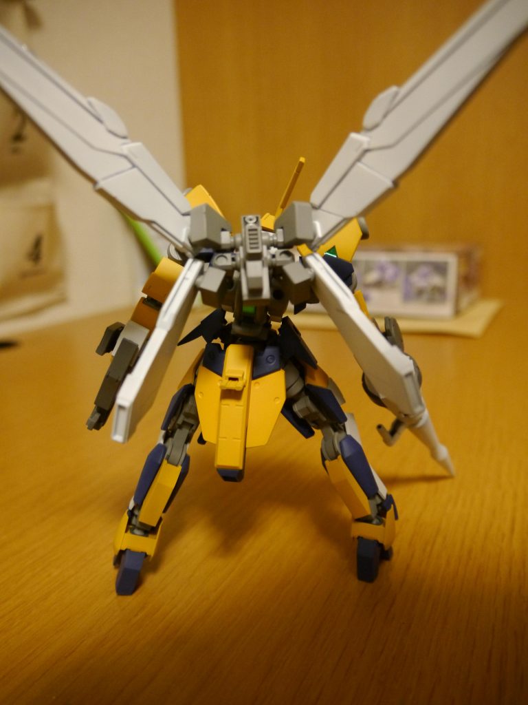 バックショット
スミイレも忘れてますね…
鮮やかな黄色なので下手にスミイレしなくてもよかったかもしれません