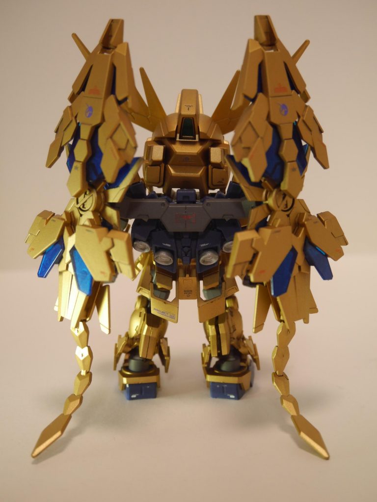 リアビュー。バーニアはファレホシルバーで筆塗。