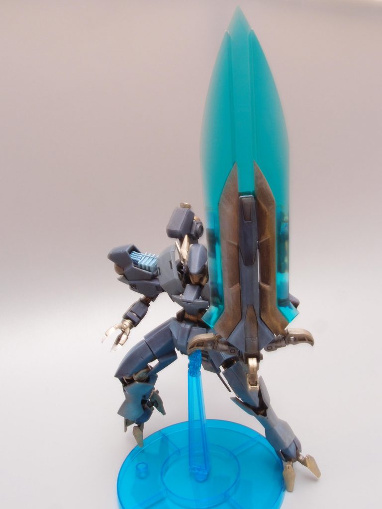 ファリド家の没落と共に歴史の闇に消えたはずだったが…(口笛イン)